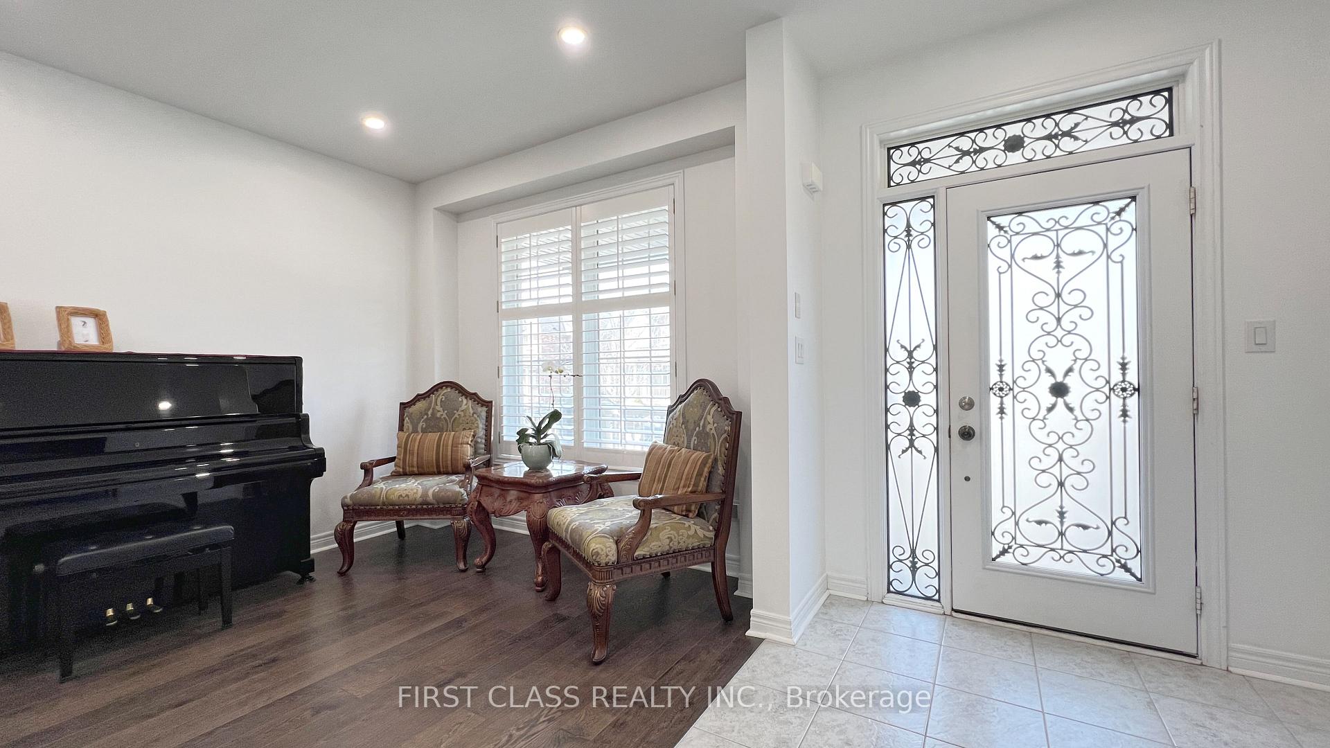 Photo 3 of 11 James Joyce Drive, Markham, Victoria Manor-Jennings Gate — HOMEH