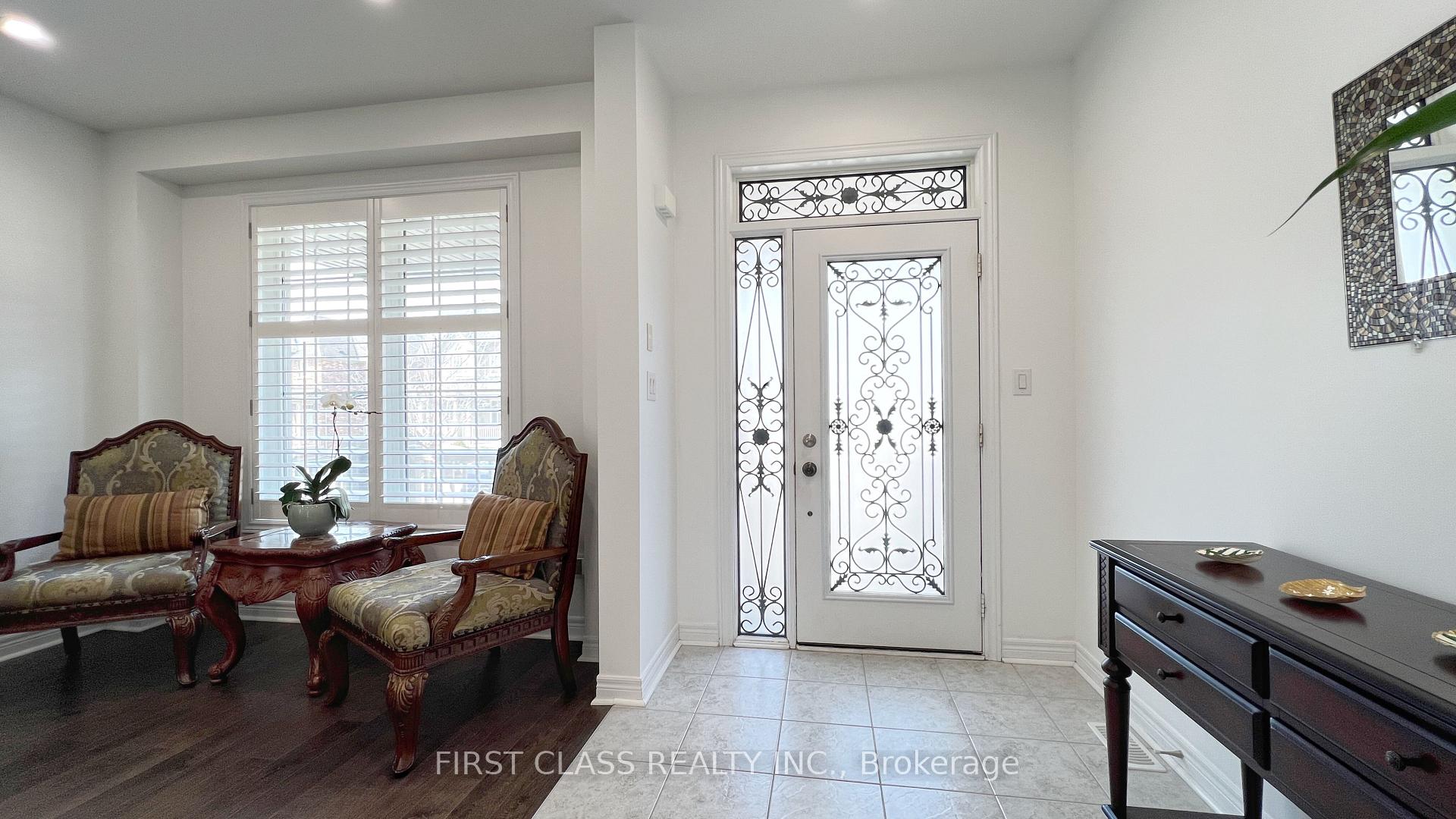Photo 4 of 11 James Joyce Drive, Markham, Victoria Manor-Jennings Gate — HOMEH