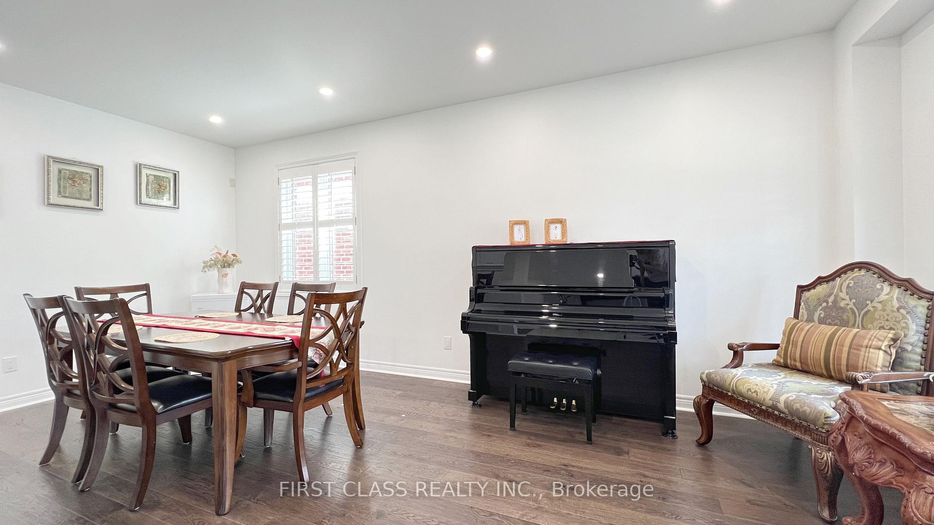 Photo 6 of 11 James Joyce Drive, Markham, Victoria Manor-Jennings Gate — HOMEH