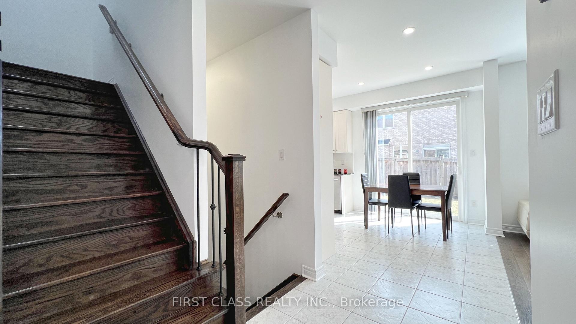 Photo 9 of 11 James Joyce Drive, Markham, Victoria Manor-Jennings Gate — HOMEH