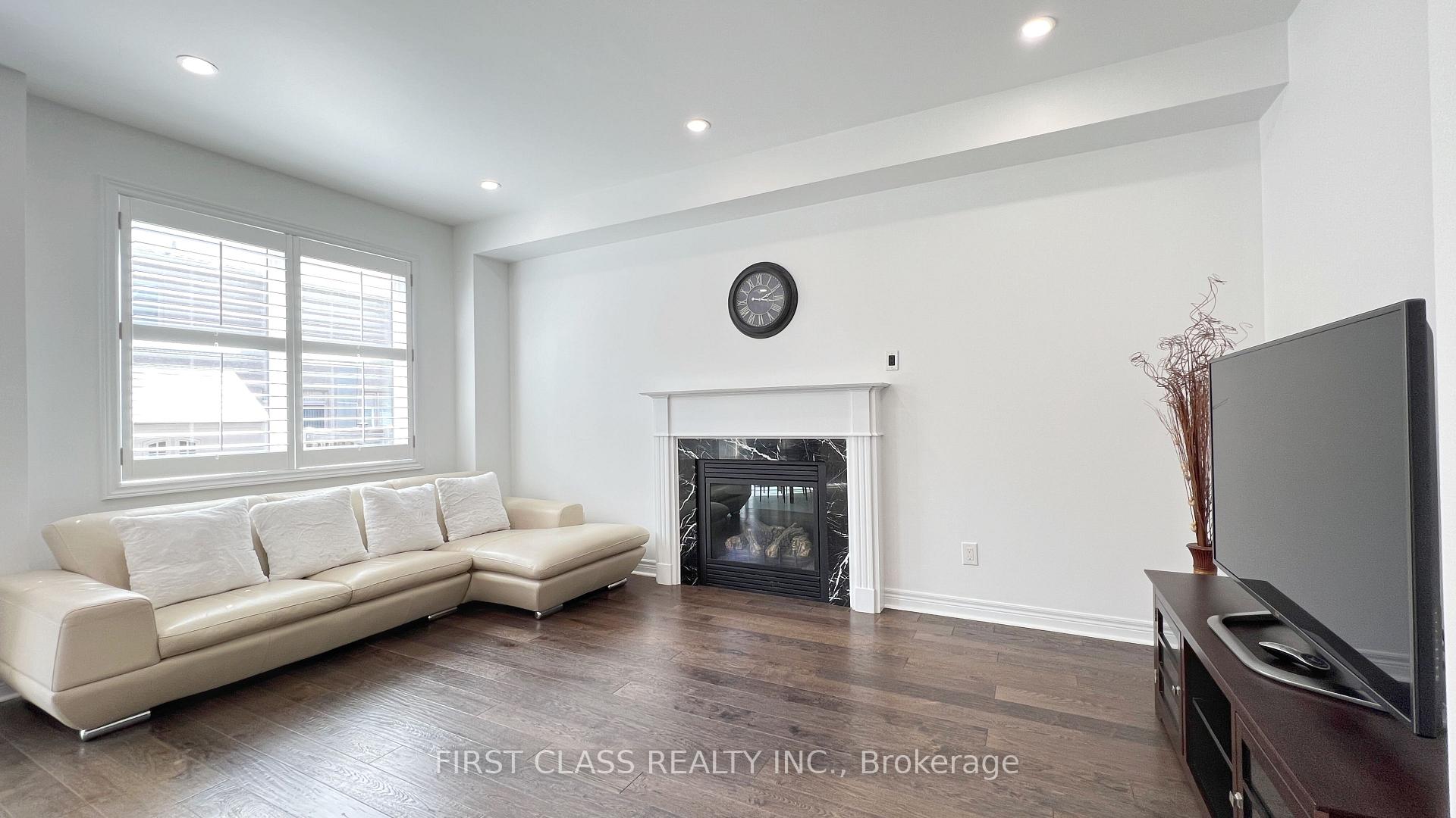 Photo 11 of 11 James Joyce Drive, Markham, Victoria Manor-Jennings Gate — HOMEH