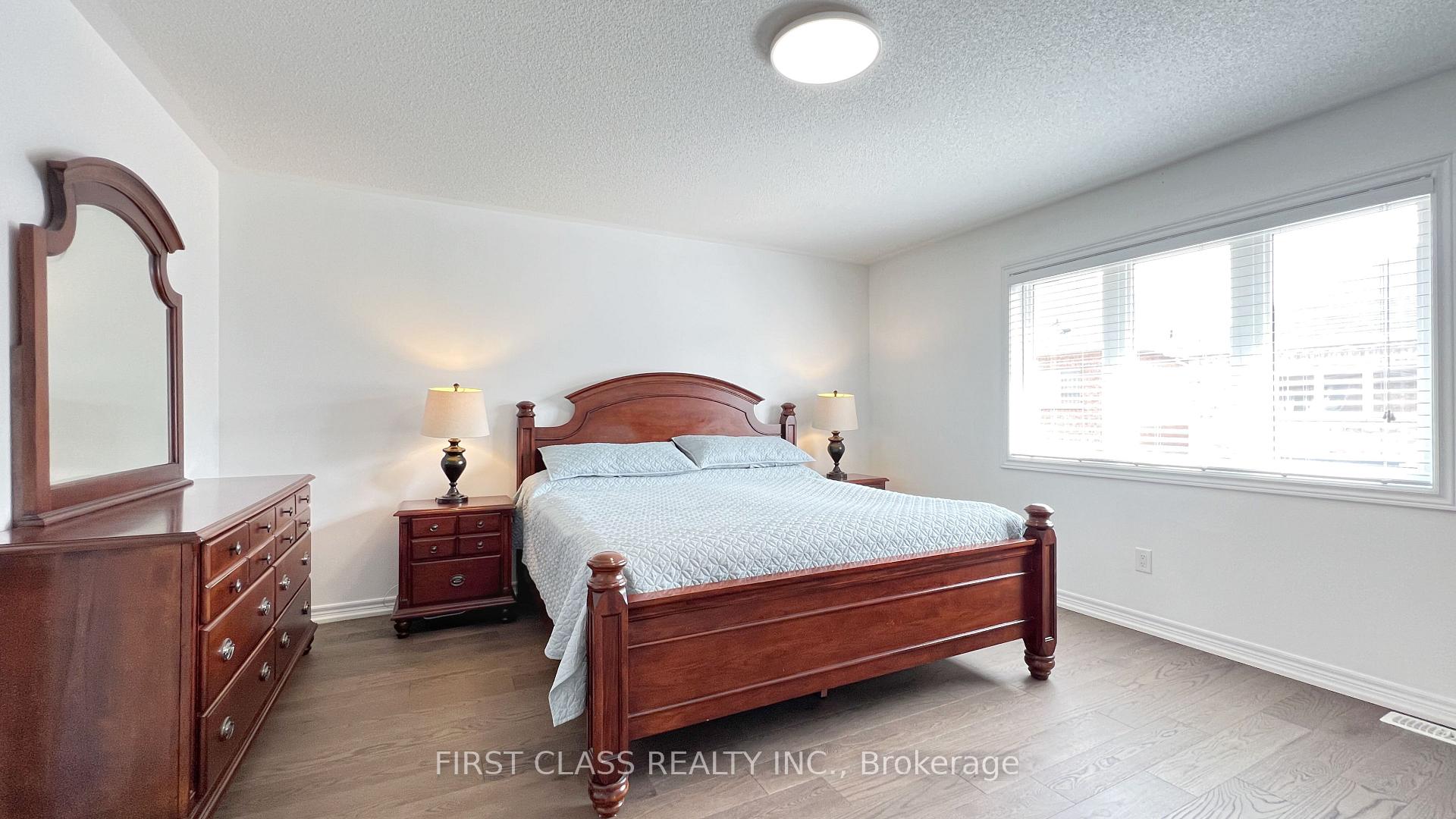 Photo 24 of 11 James Joyce Drive, Markham, Victoria Manor-Jennings Gate — HOMEH