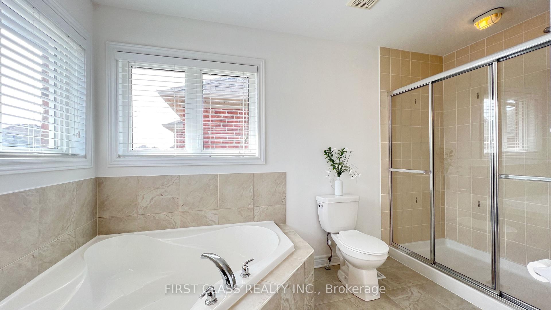 Photo 27 of 11 James Joyce Drive, Markham, Victoria Manor-Jennings Gate — HOMEH