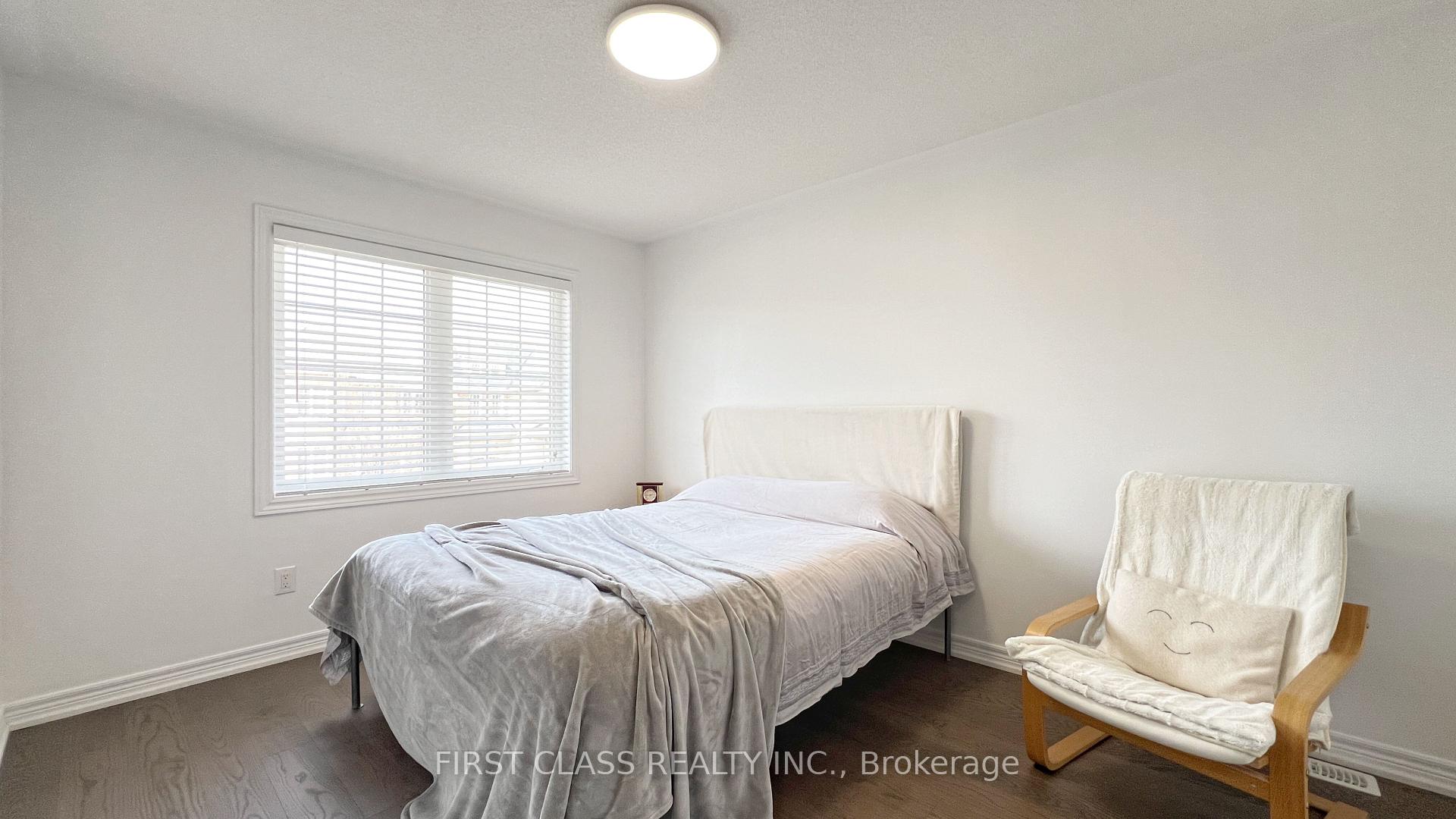 Photo 30 of 11 James Joyce Drive, Markham, Victoria Manor-Jennings Gate — HOMEH