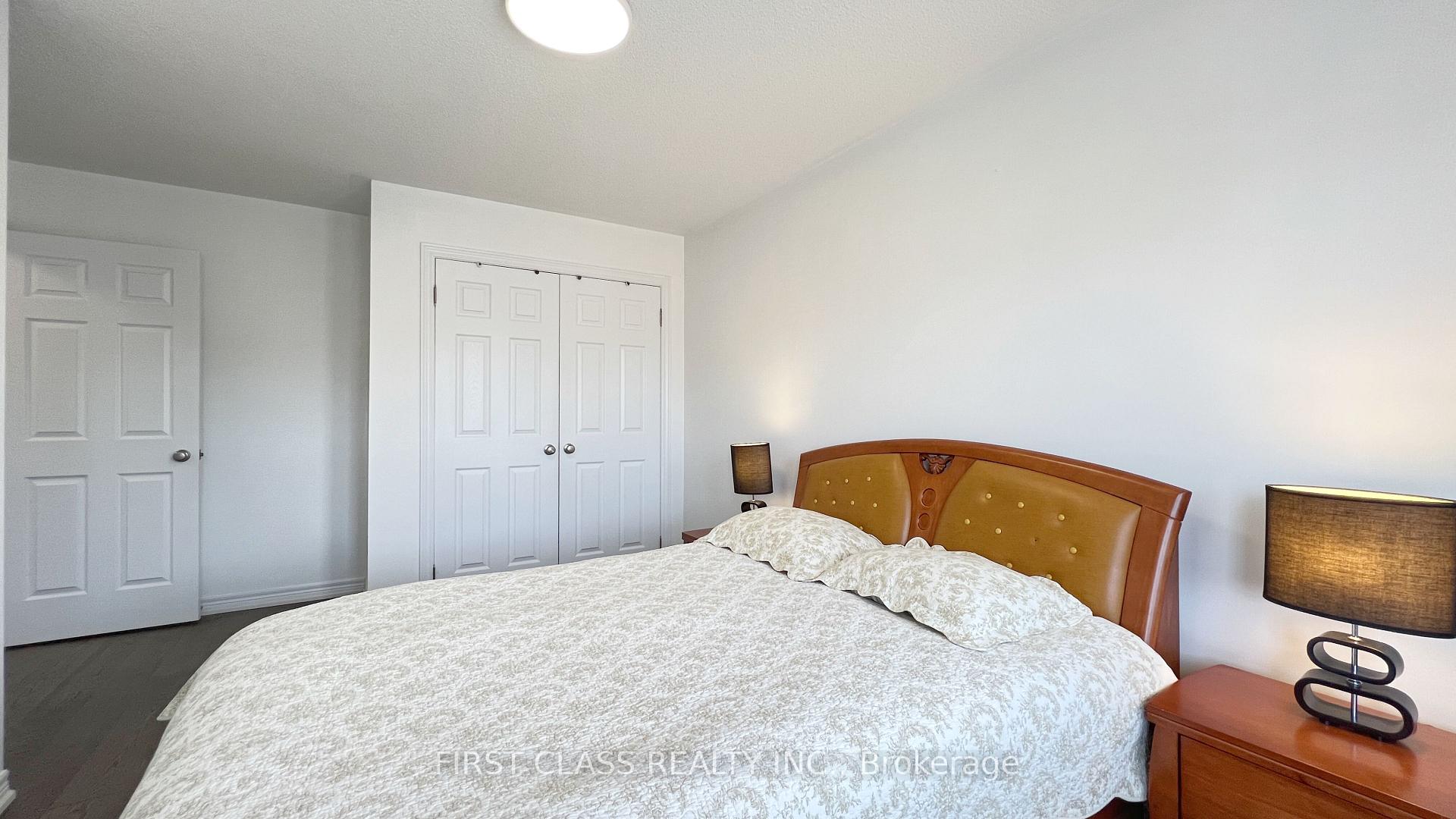 Photo 32 of 11 James Joyce Drive, Markham, Victoria Manor-Jennings Gate — HOMEH