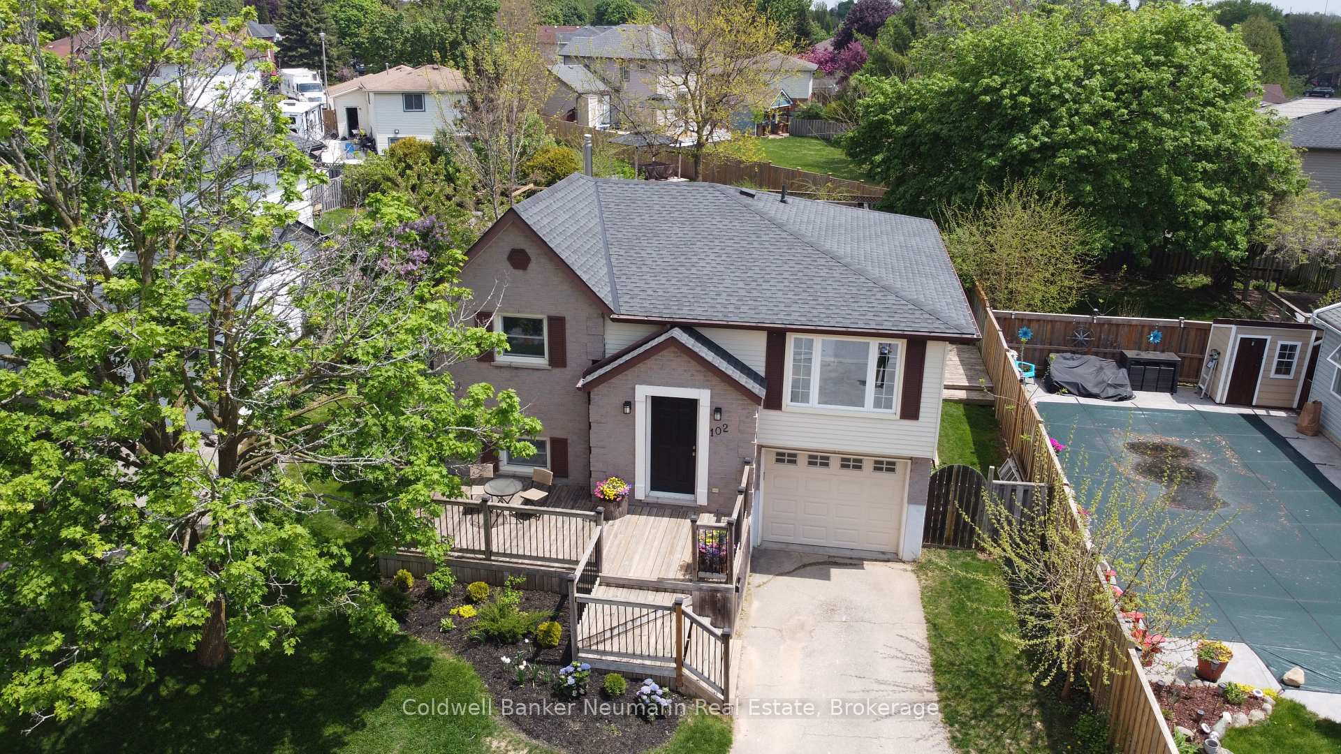Photo 2 of 102 Barnicke Drive, Cambridge — HOMEH