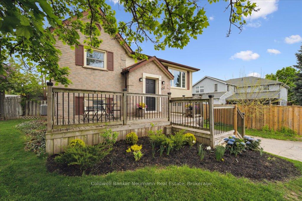 Photo 3 of 102 Barnicke Drive, Cambridge — HOMEH
