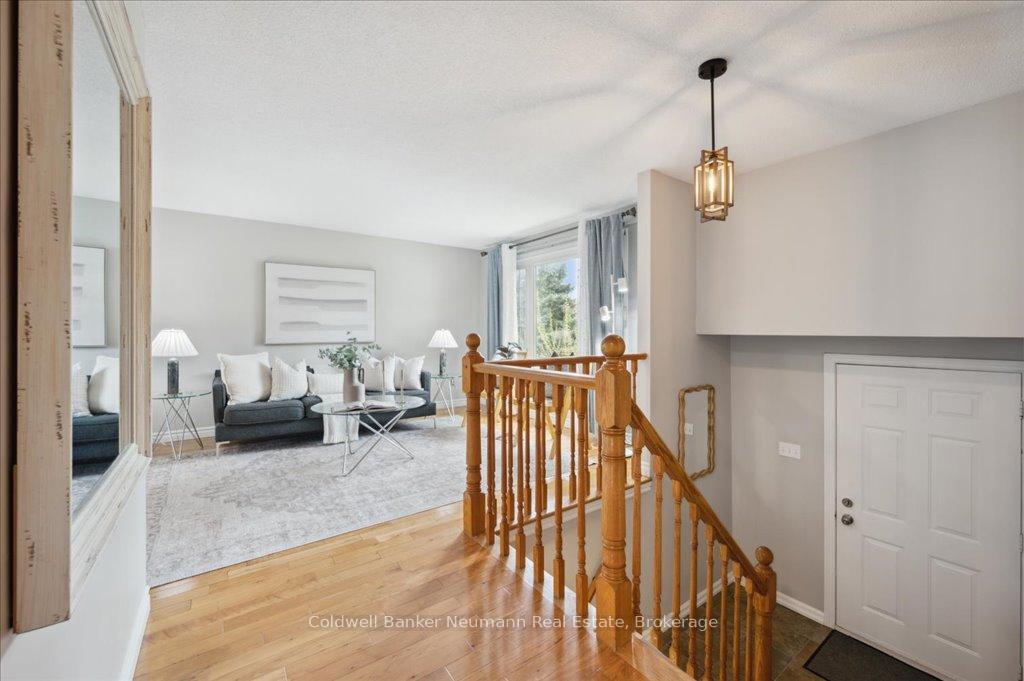 Photo 4 of 102 Barnicke Drive, Cambridge — HOMEH