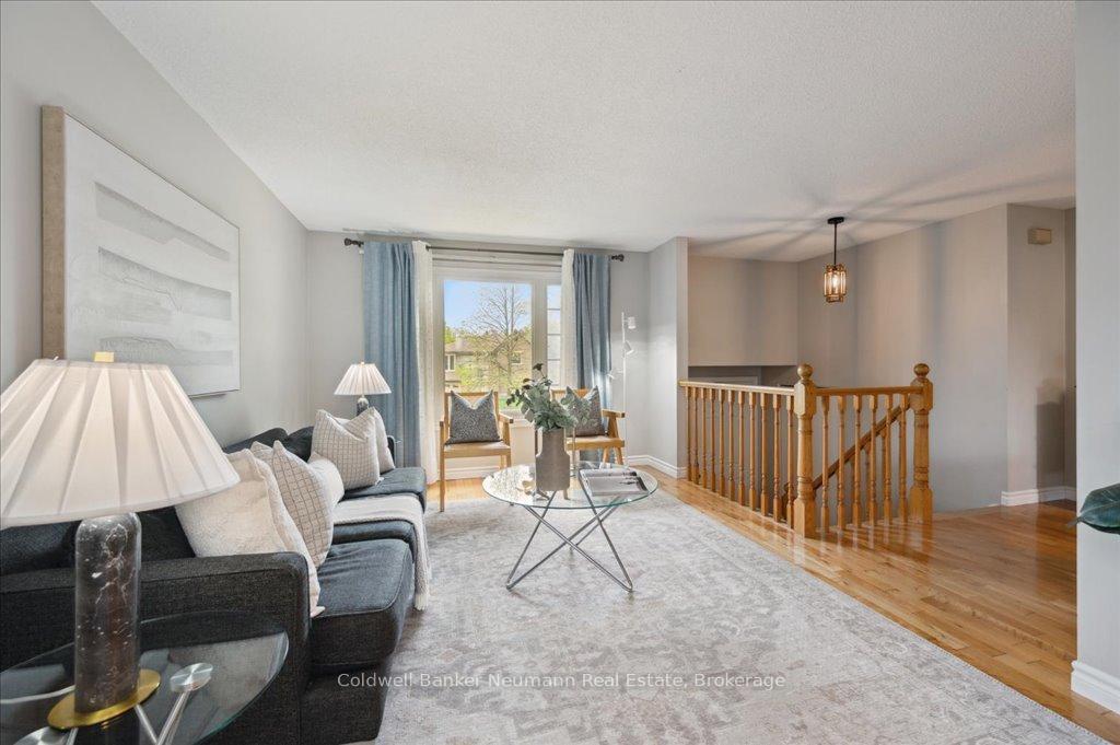 Photo 6 of 102 Barnicke Drive, Cambridge — HOMEH