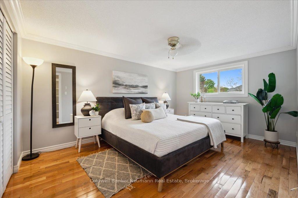 Photo 11 of 102 Barnicke Drive, Cambridge — HOMEH