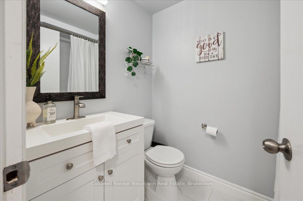 Photo 14 of 102 Barnicke Drive, Cambridge — HOMEH