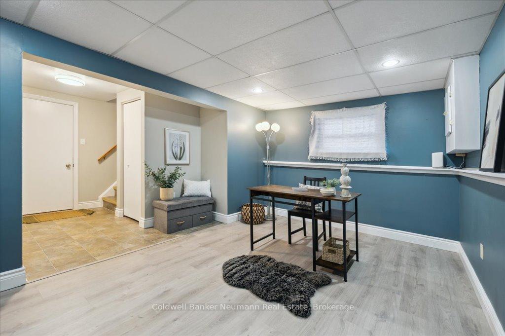 Photo 15 of 102 Barnicke Drive, Cambridge — HOMEH