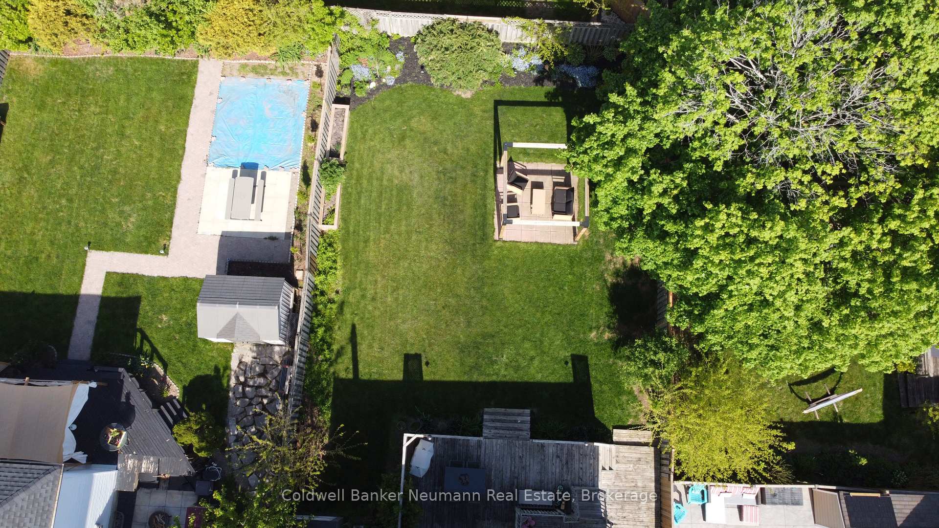Photo 23 of 102 Barnicke Drive, Cambridge — HOMEH