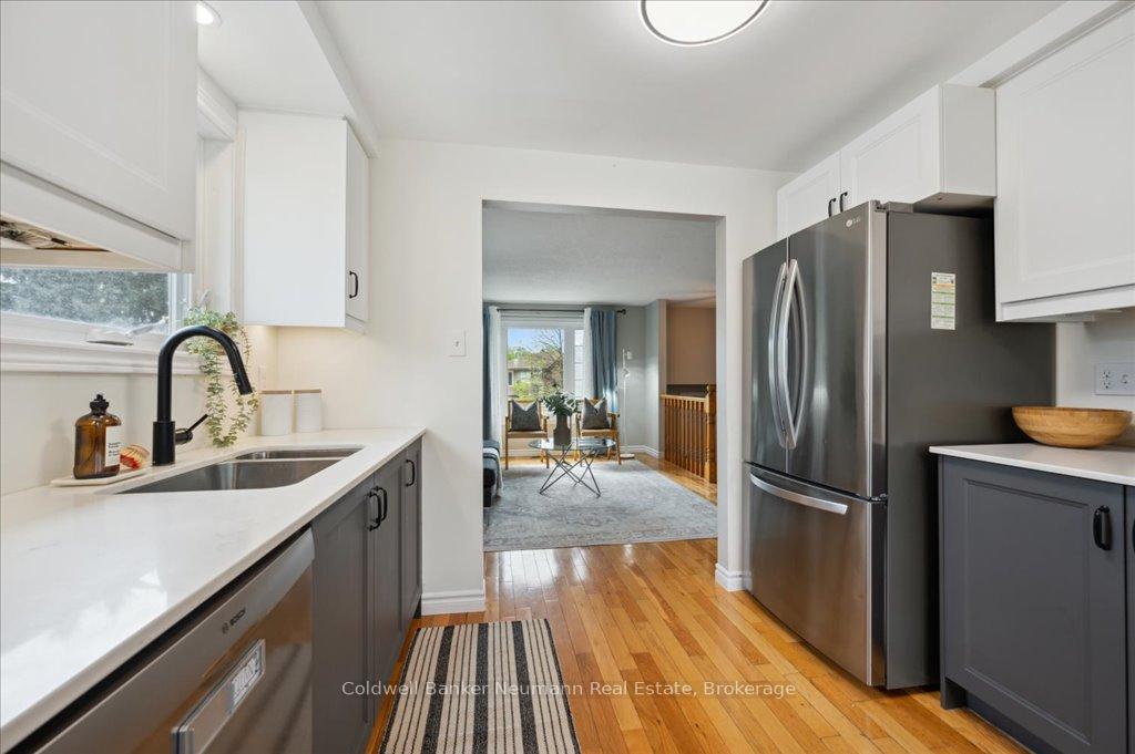 Photo 31 of 102 Barnicke Drive, Cambridge — HOMEH