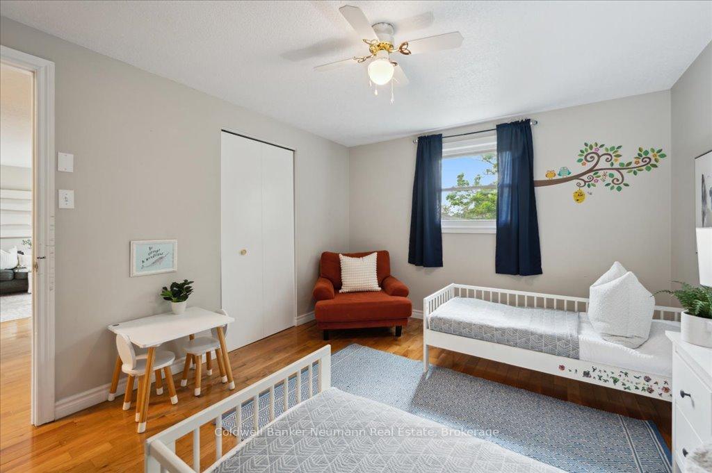 Photo 33 of 102 Barnicke Drive, Cambridge — HOMEH