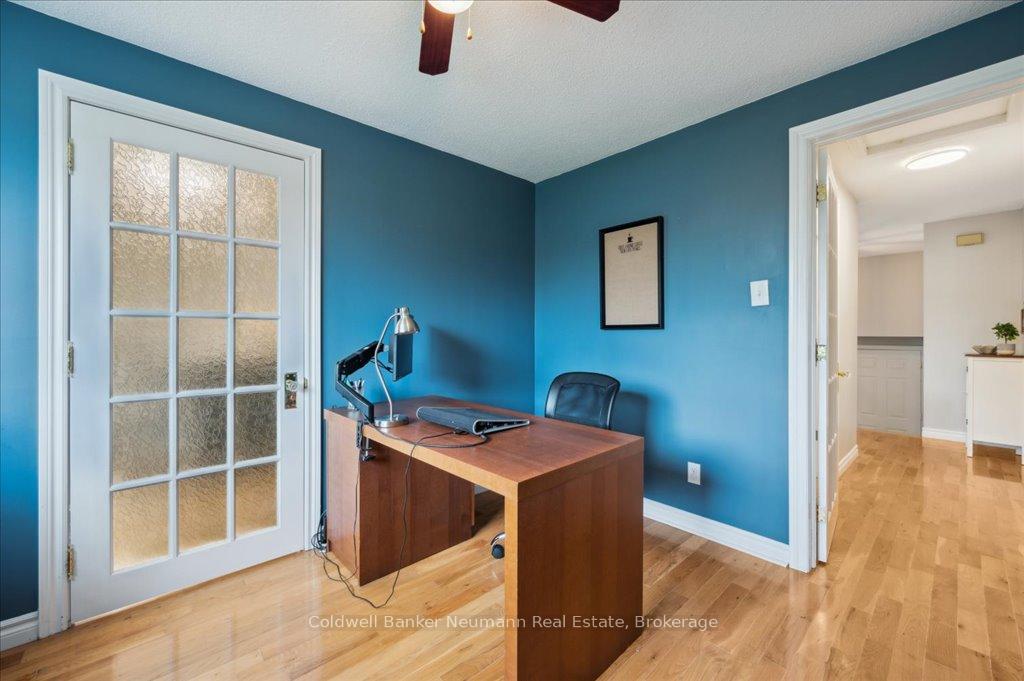 Photo 34 of 102 Barnicke Drive, Cambridge — HOMEH