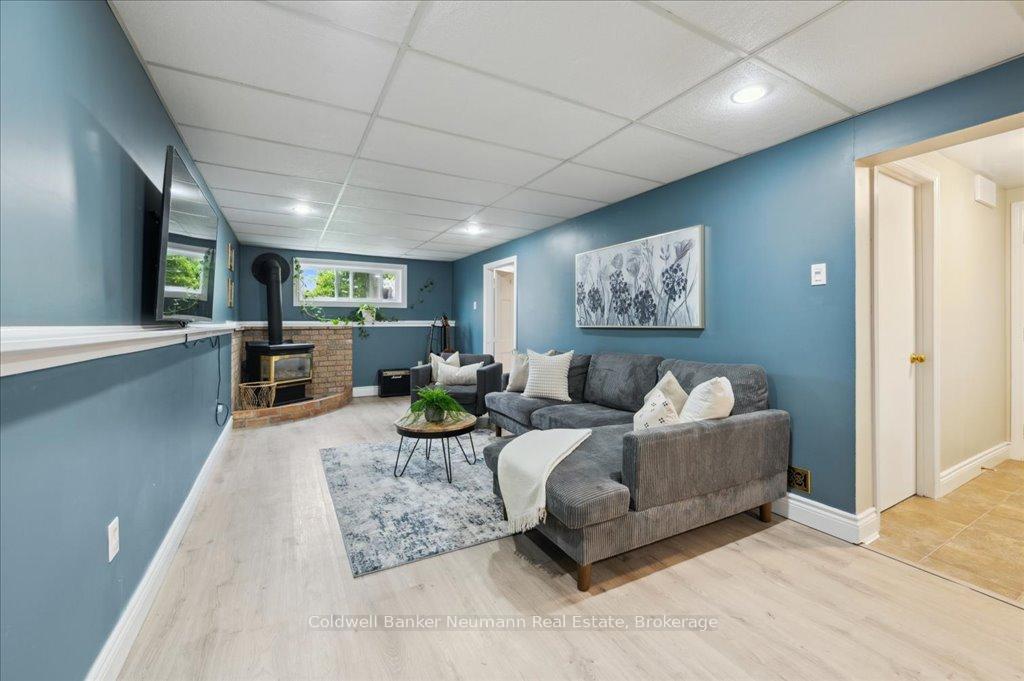 Photo 36 of 102 Barnicke Drive, Cambridge — HOMEH