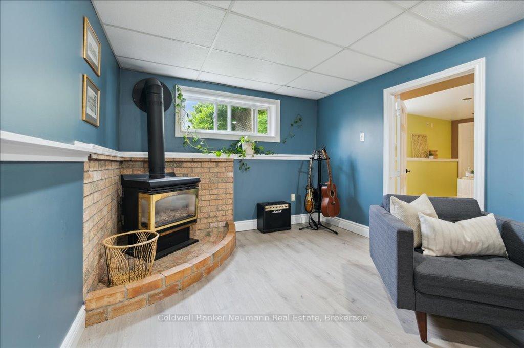 Photo 37 of 102 Barnicke Drive, Cambridge — HOMEH