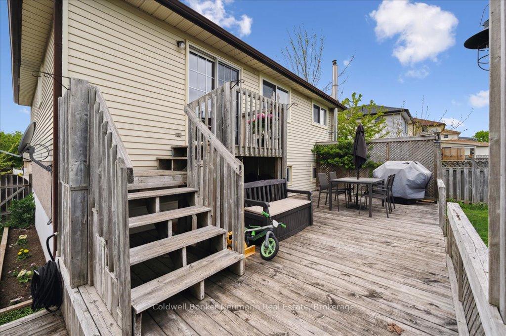 Photo 40 of 102 Barnicke Drive, Cambridge — HOMEH