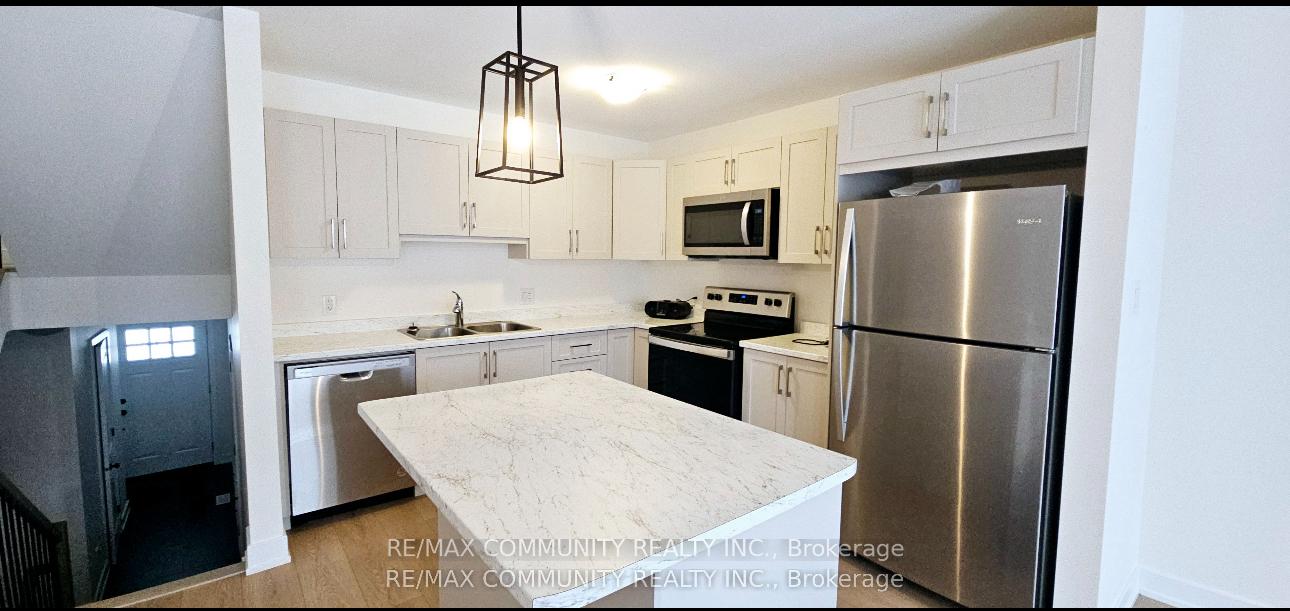 Photo 2 of 63 Staples Boulevard, Smiths Falls — HOMEH