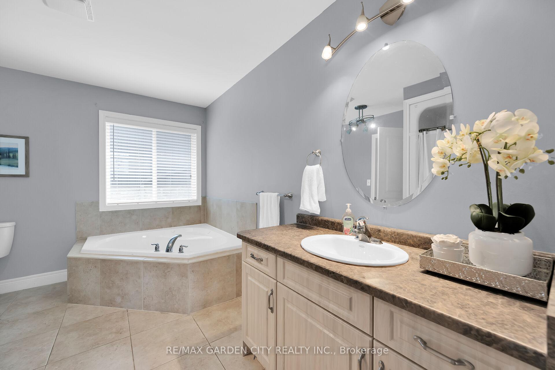 Photo 22 of 4870 Northgate Crescent, Lincoln, Beamsville — HOMEH