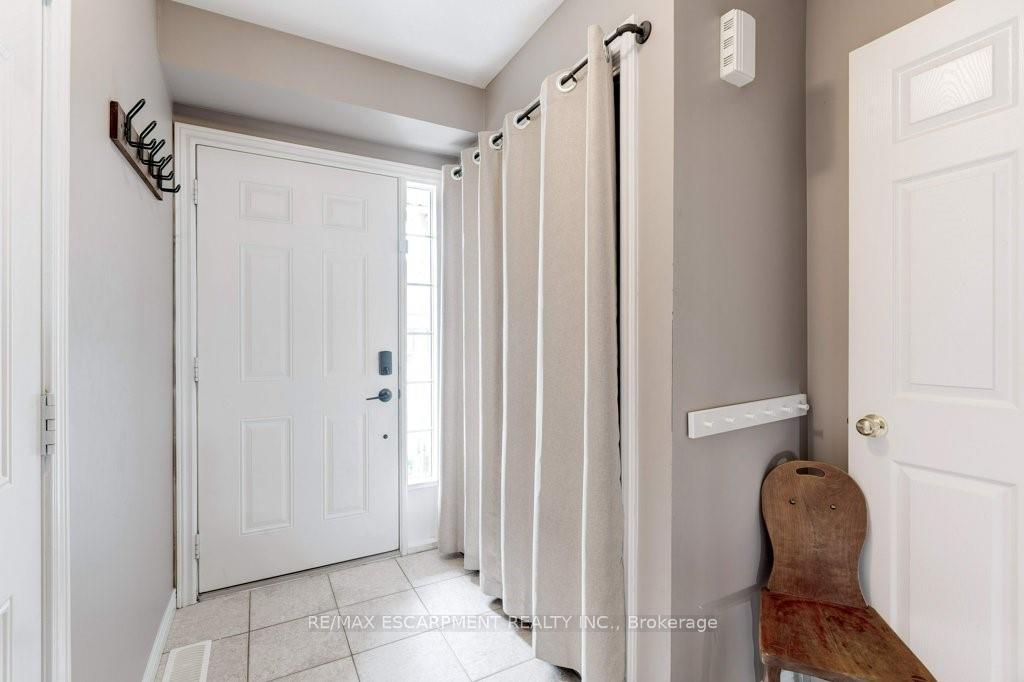 Photo 3 of 37 Blue Mountain Drive, Hamilton, Stoney Creek — HOMEH