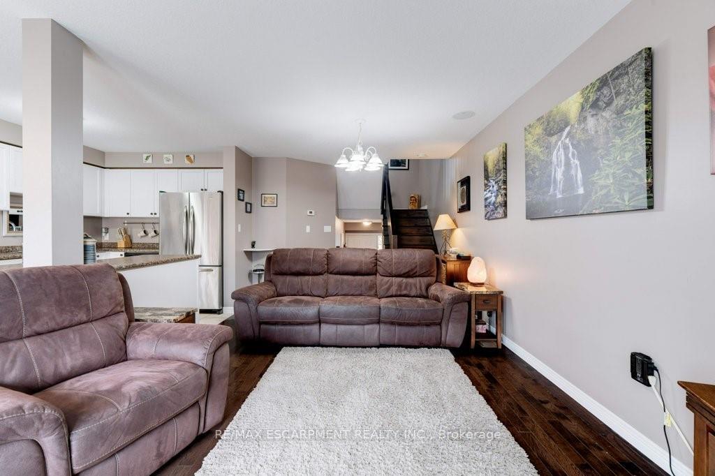 Photo 5 of 37 Blue Mountain Drive, Hamilton, Stoney Creek — HOMEH