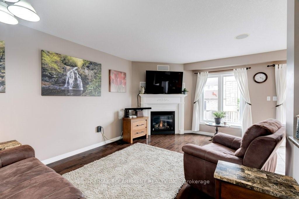 Photo 7 of 37 Blue Mountain Drive, Hamilton, Stoney Creek — HOMEH