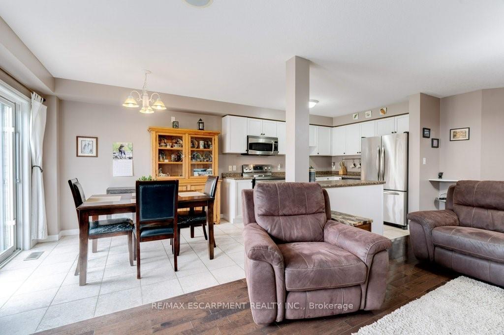 Photo 8 of 37 Blue Mountain Drive, Hamilton, Stoney Creek — HOMEH