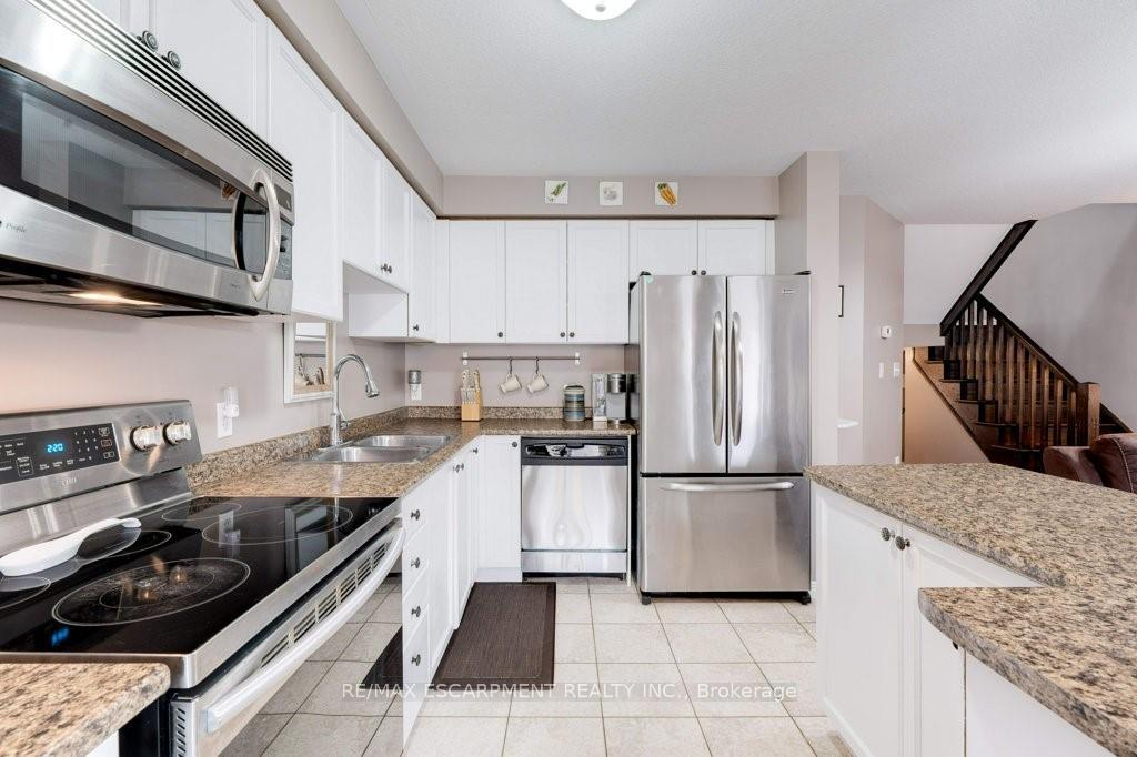 Photo 10 of 37 Blue Mountain Drive, Hamilton, Stoney Creek — HOMEH