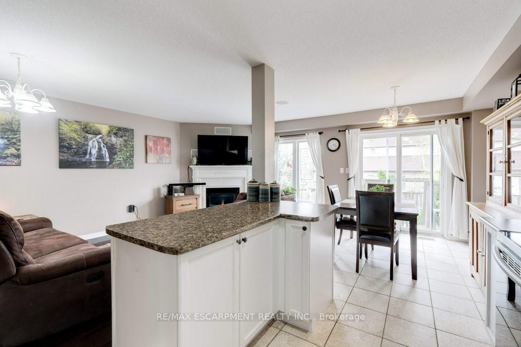 Photo 12 of 37 Blue Mountain Drive, Hamilton, Stoney Creek — HOMEH