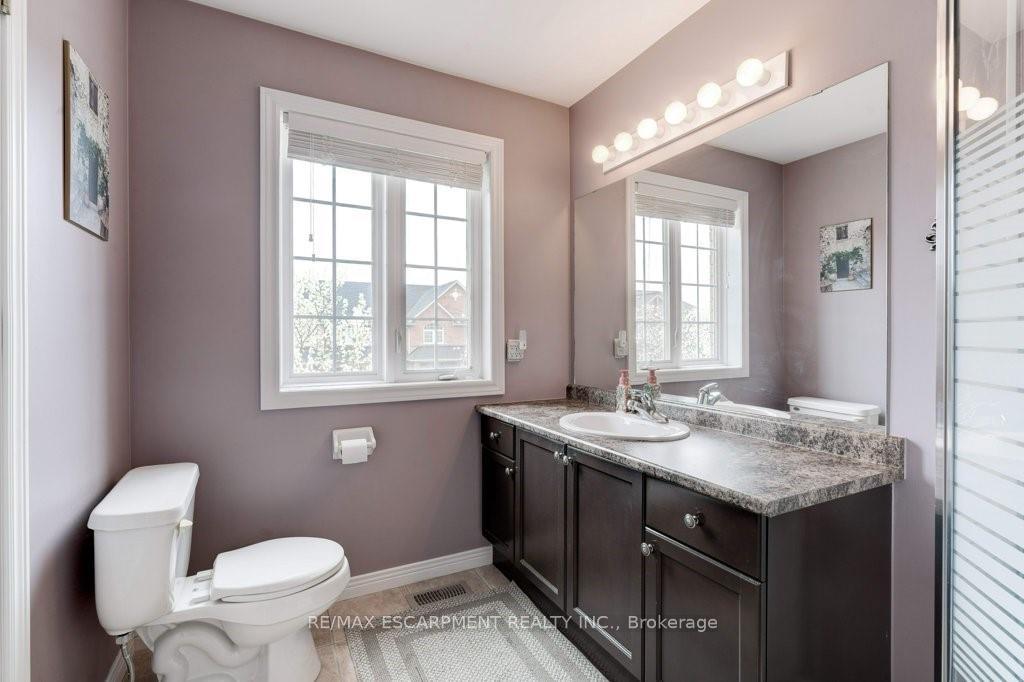 Photo 18 of 37 Blue Mountain Drive, Hamilton, Stoney Creek — HOMEH