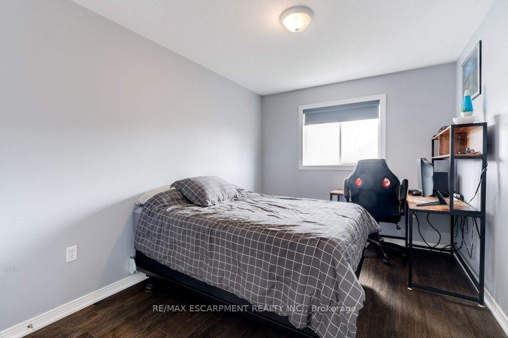 Photo 21 of 37 Blue Mountain Drive, Hamilton, Stoney Creek — HOMEH
