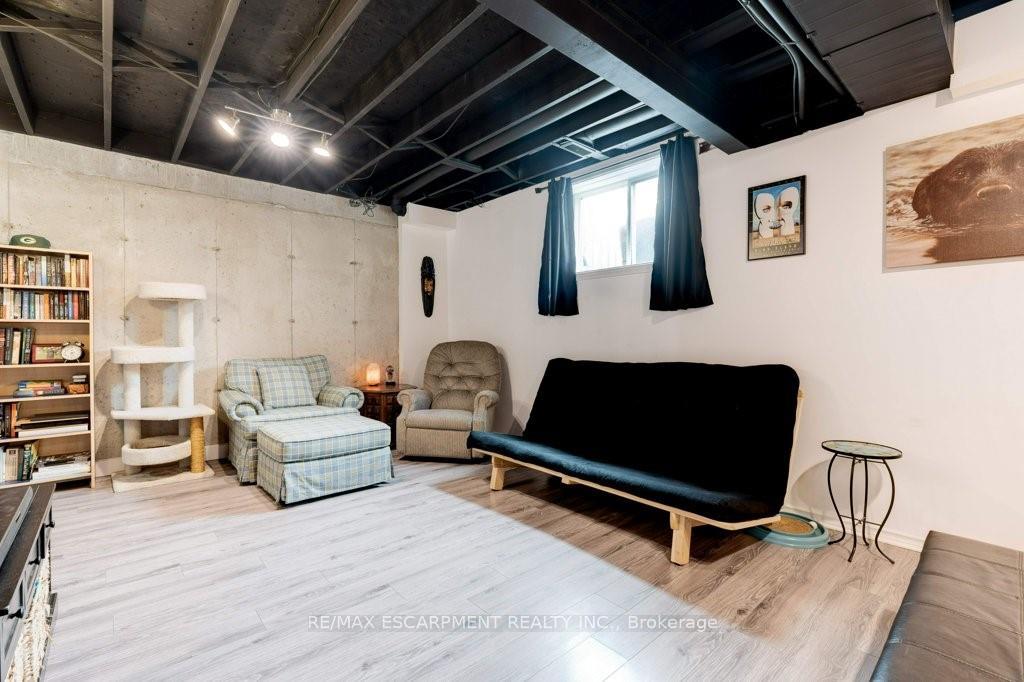 Photo 24 of 37 Blue Mountain Drive, Hamilton, Stoney Creek — HOMEH