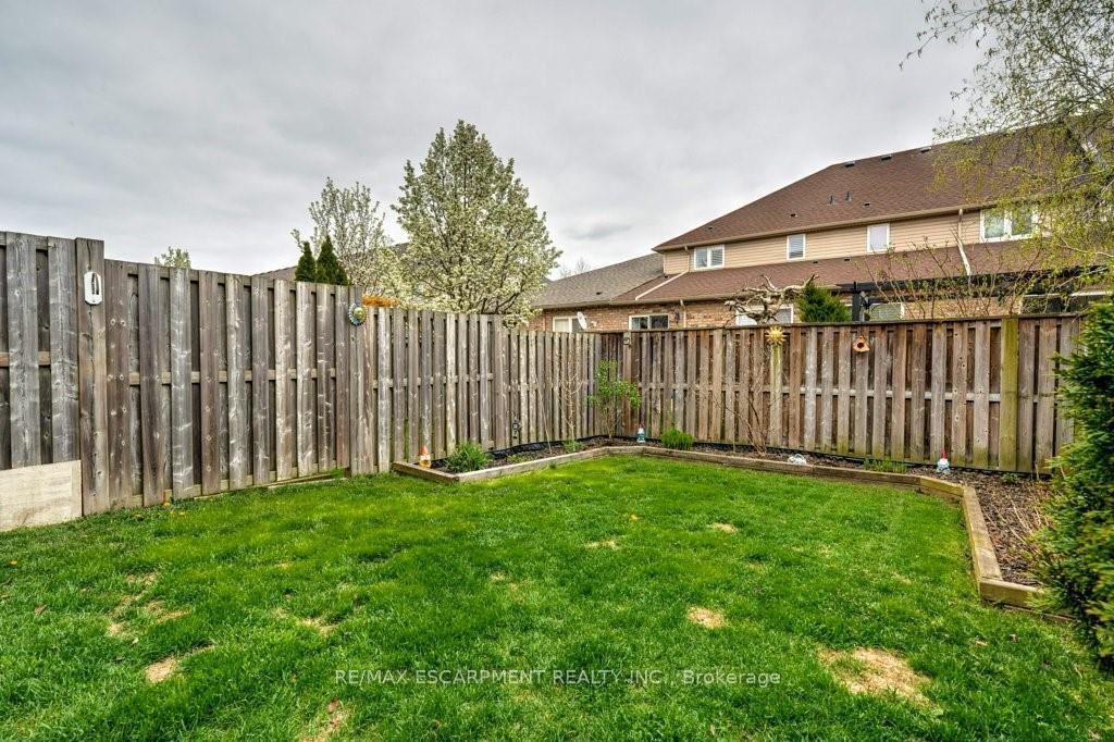 Photo 31 of 37 Blue Mountain Drive, Hamilton, Stoney Creek — HOMEH