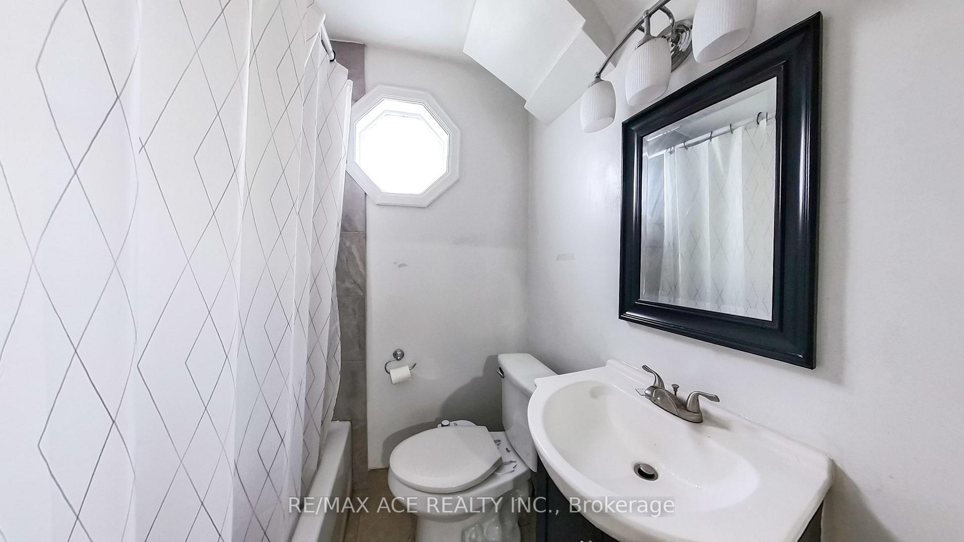 Photo 10 of 114 Royal Avenue, Hamilton, Ainslie Wood — HOMEH