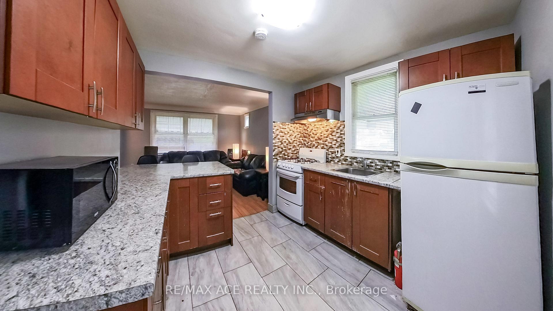 Photo 15 of 114 Royal Avenue, Hamilton, Ainslie Wood — HOMEH