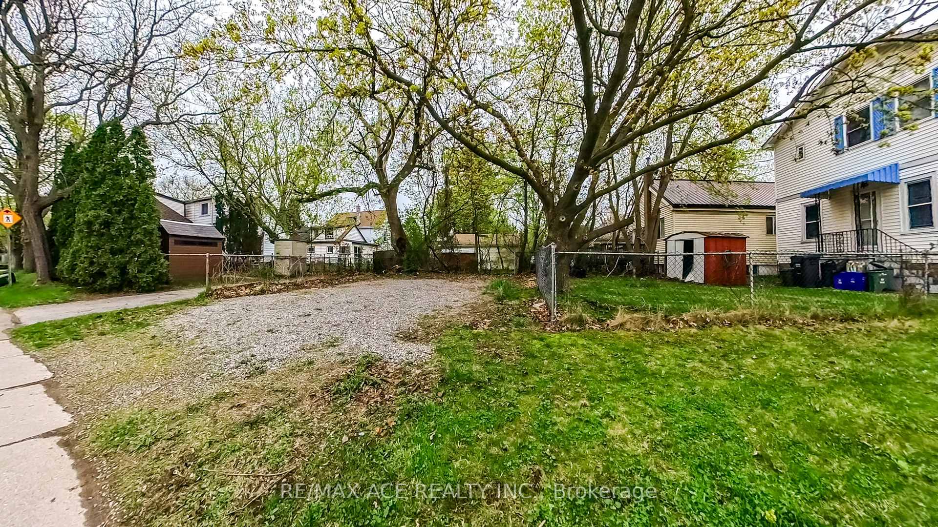 Photo 37 of 114 Royal Avenue, Hamilton, Ainslie Wood — HOMEH