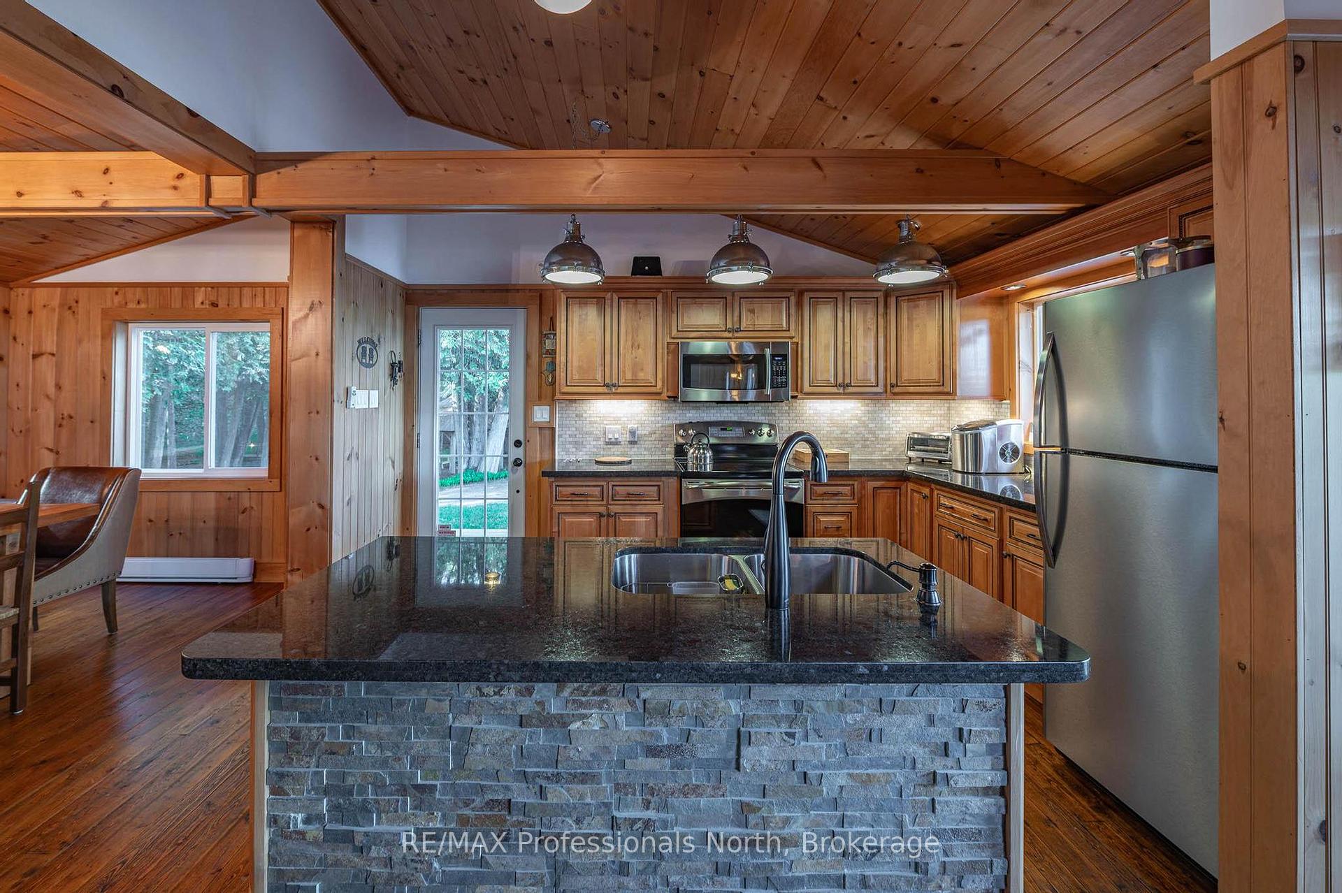 Photo 5 of 1484 Bat Lake Road, Minden Hills, Snowdon — HOMEH