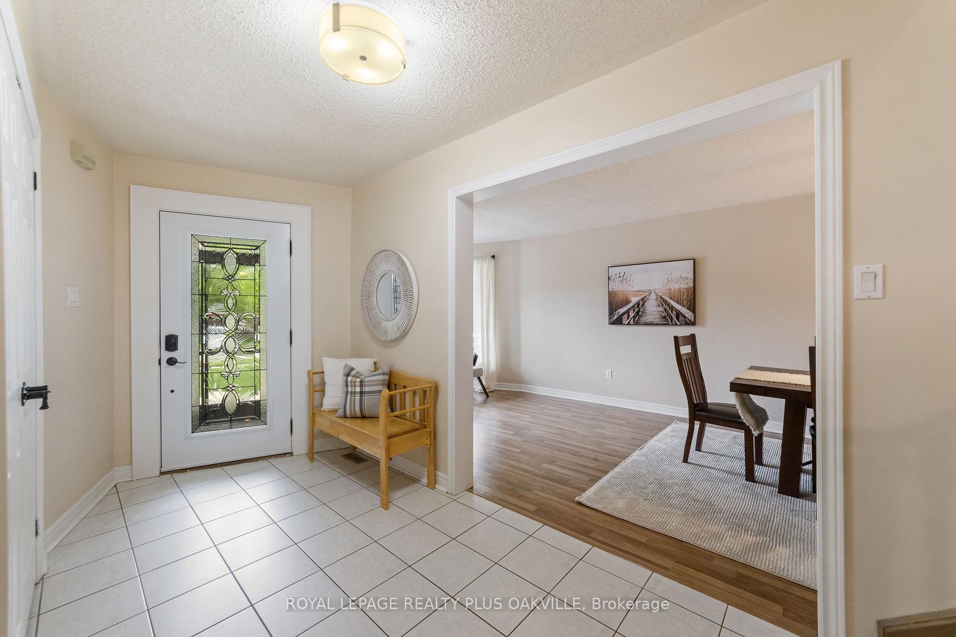 Photo 4 of 42 Fellowes Crescent, Hamilton, Waterdown — HOMEH