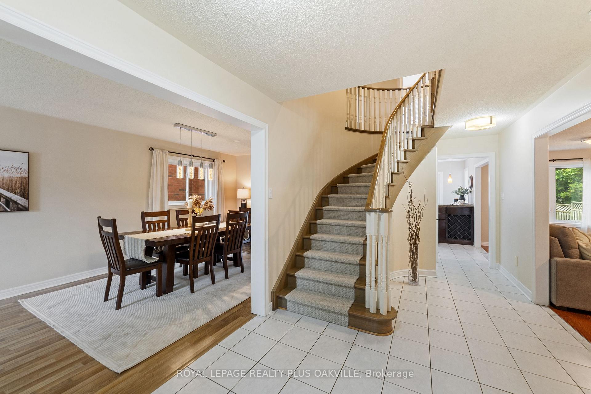 Photo 8 of 42 Fellowes Crescent, Hamilton, Waterdown — HOMEH