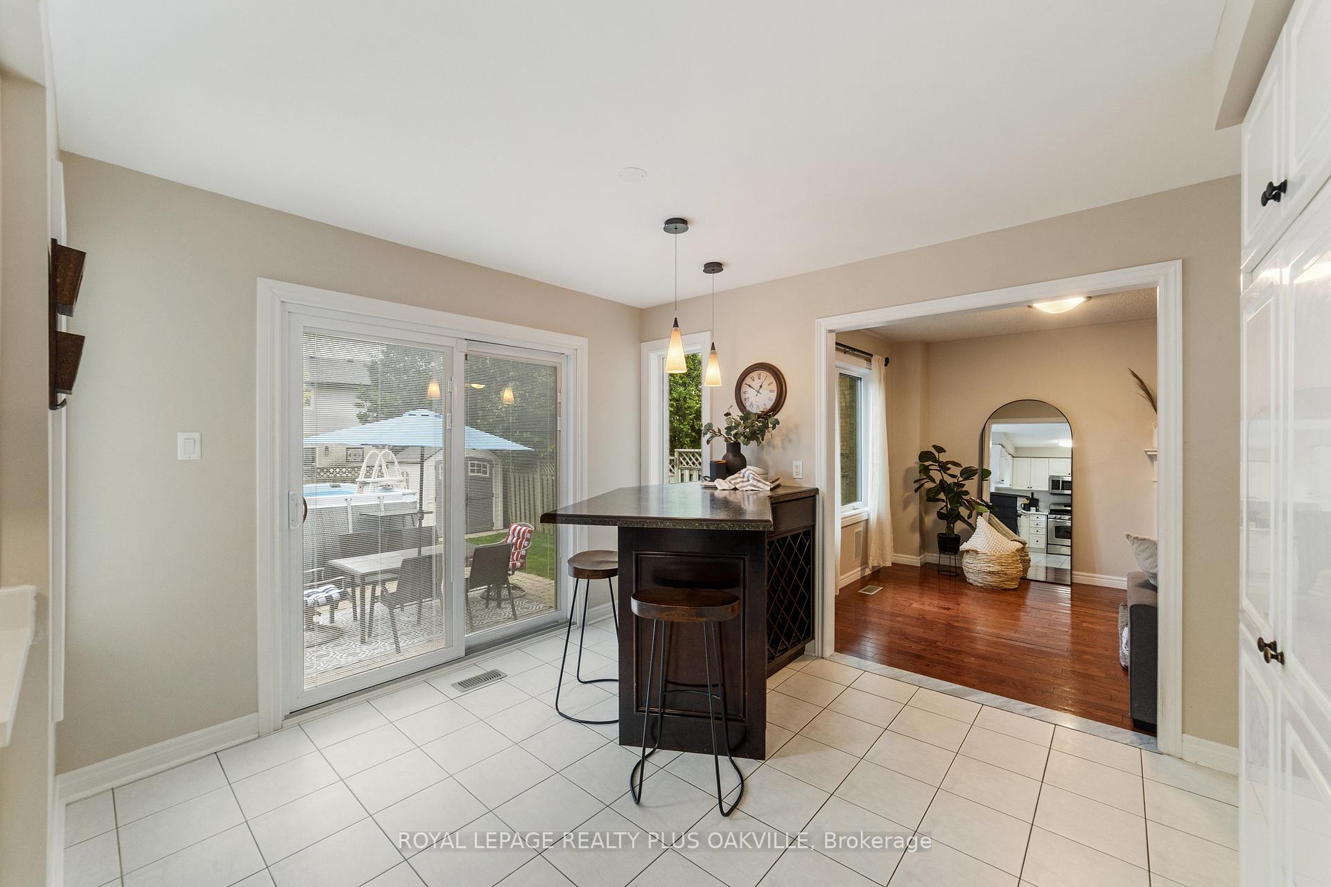 Photo 13 of 42 Fellowes Crescent, Hamilton, Waterdown — HOMEH