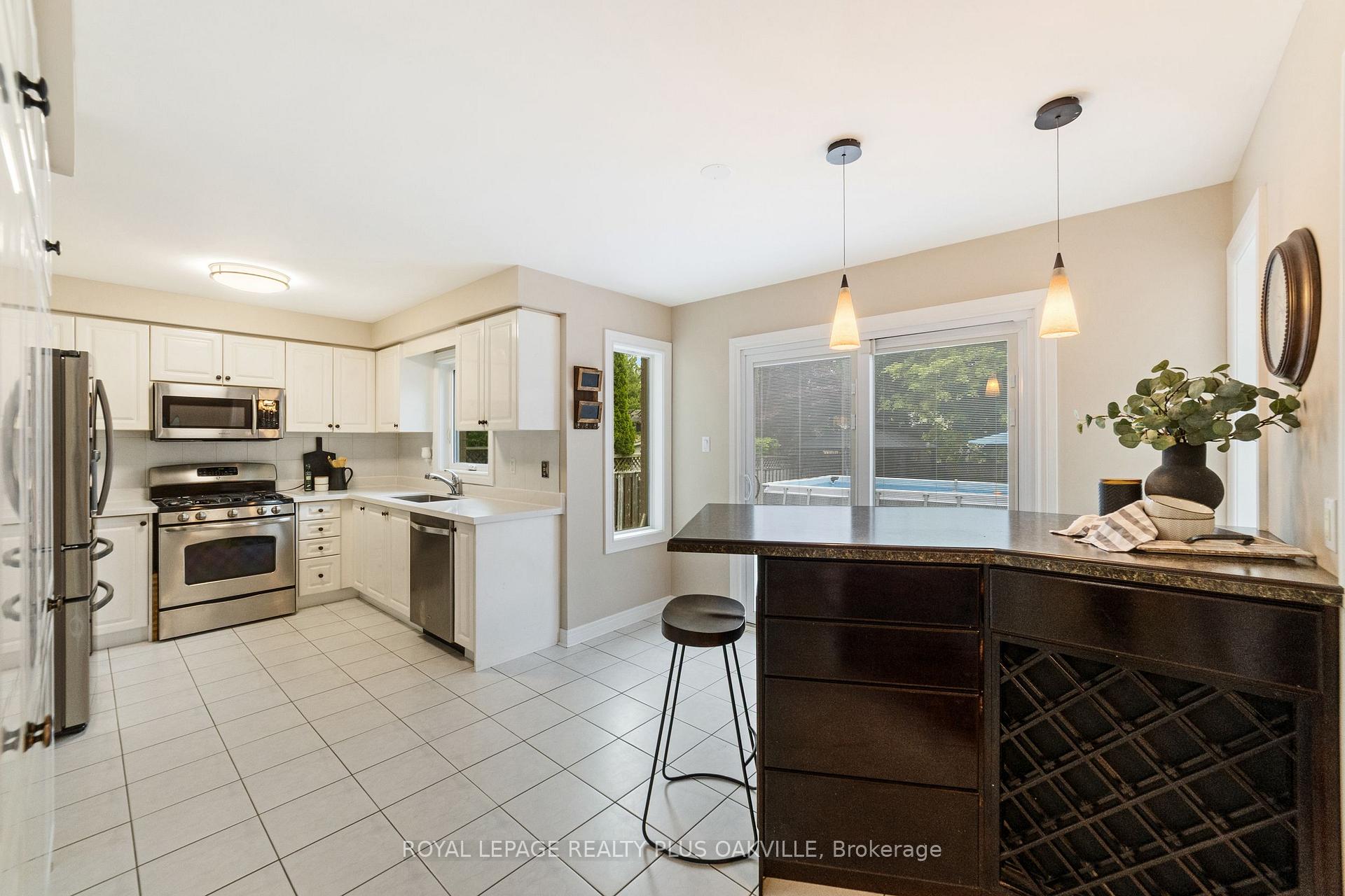Photo 14 of 42 Fellowes Crescent, Hamilton, Waterdown — HOMEH