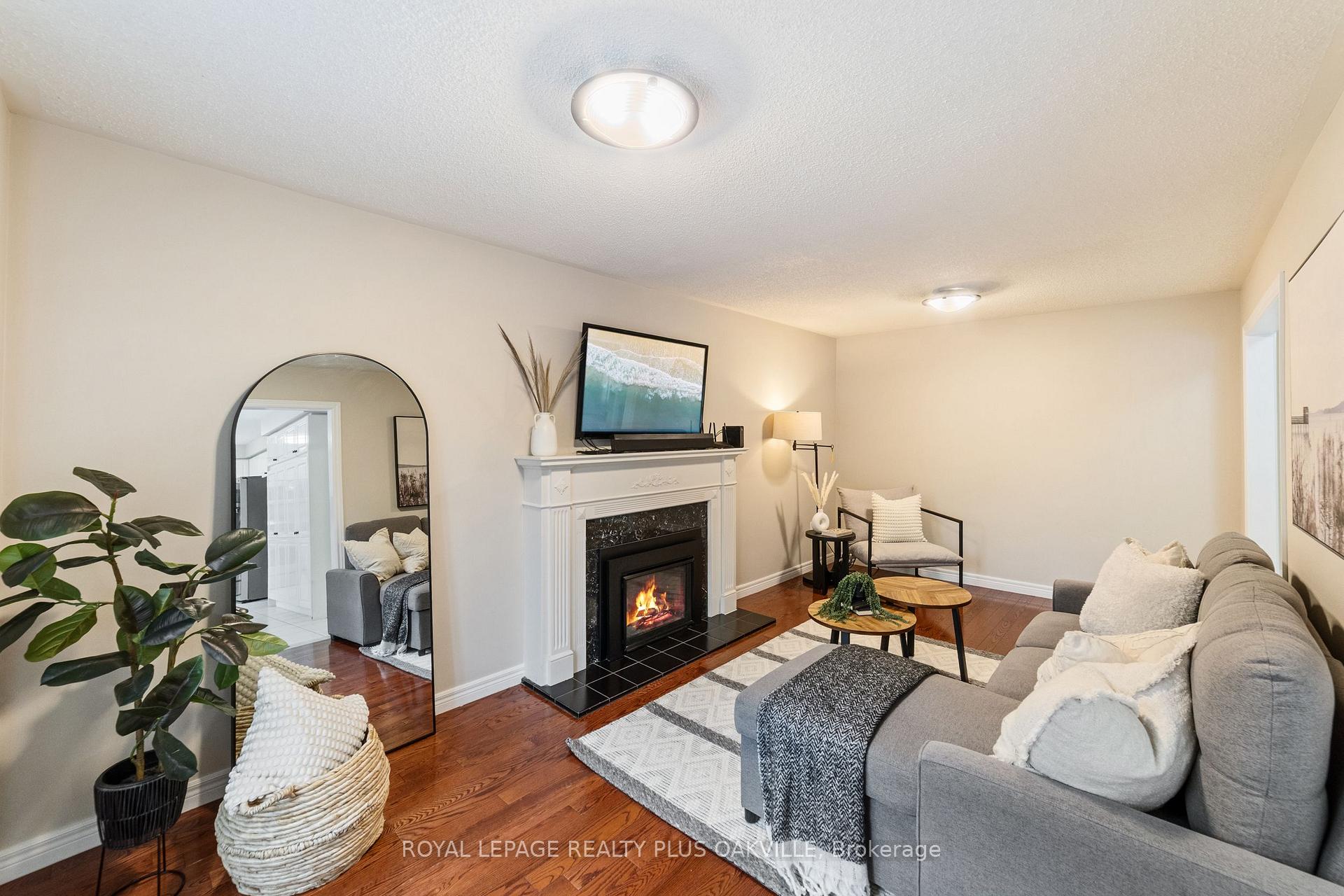 Photo 15 of 42 Fellowes Crescent, Hamilton, Waterdown — HOMEH