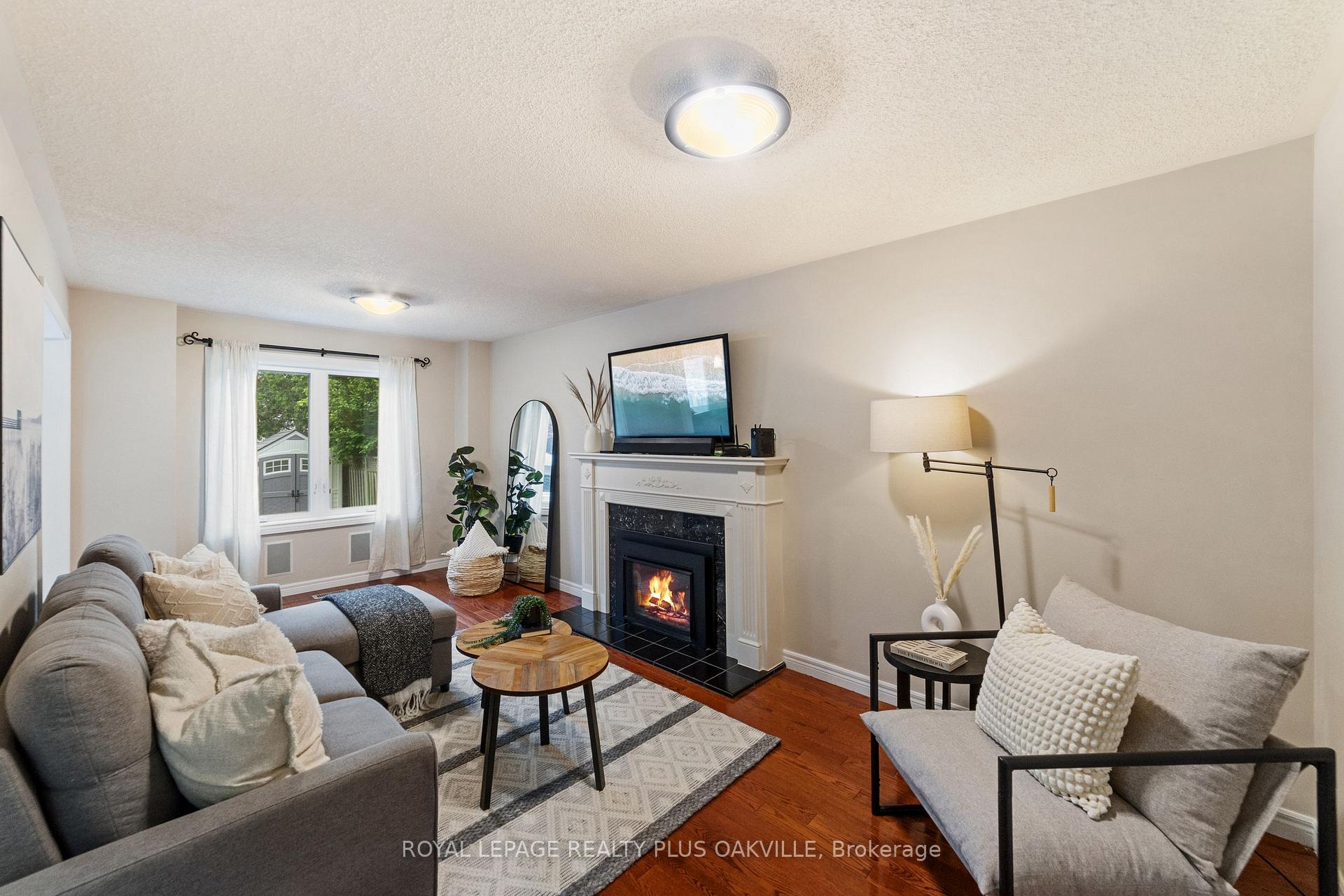 Photo 17 of 42 Fellowes Crescent, Hamilton, Waterdown — HOMEH