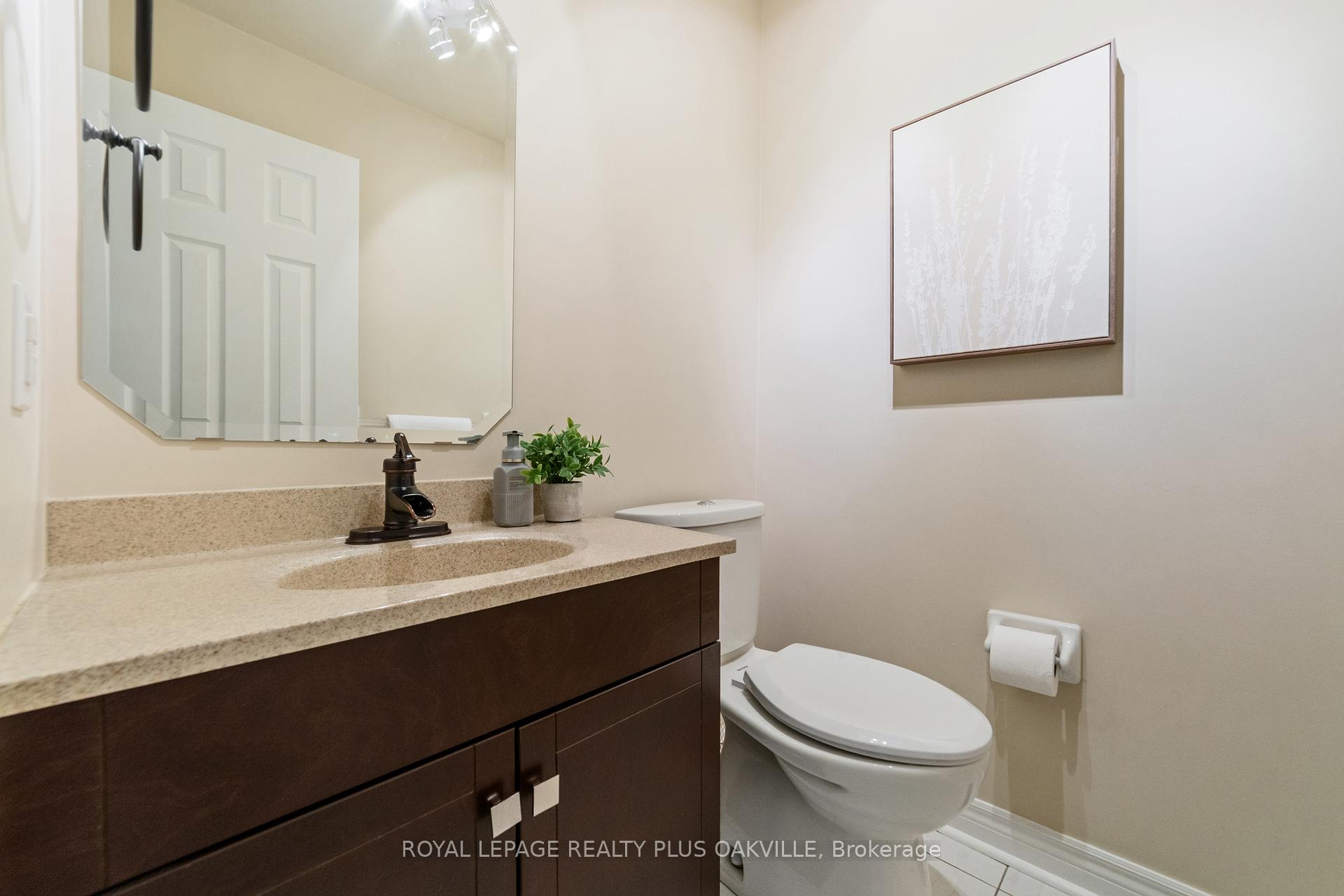 Photo 18 of 42 Fellowes Crescent, Hamilton, Waterdown — HOMEH