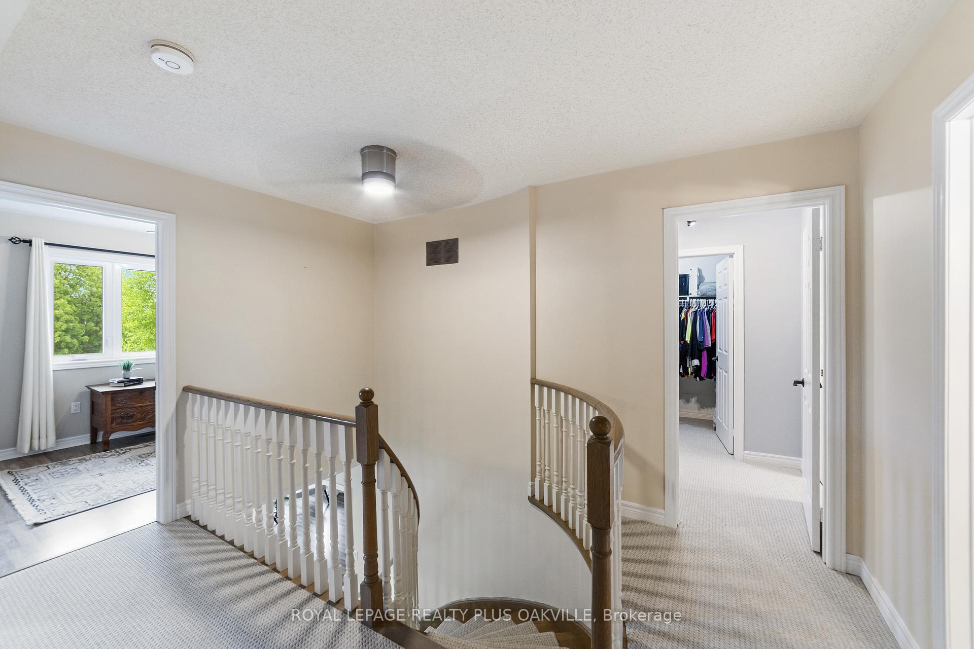 Photo 19 of 42 Fellowes Crescent, Hamilton, Waterdown — HOMEH