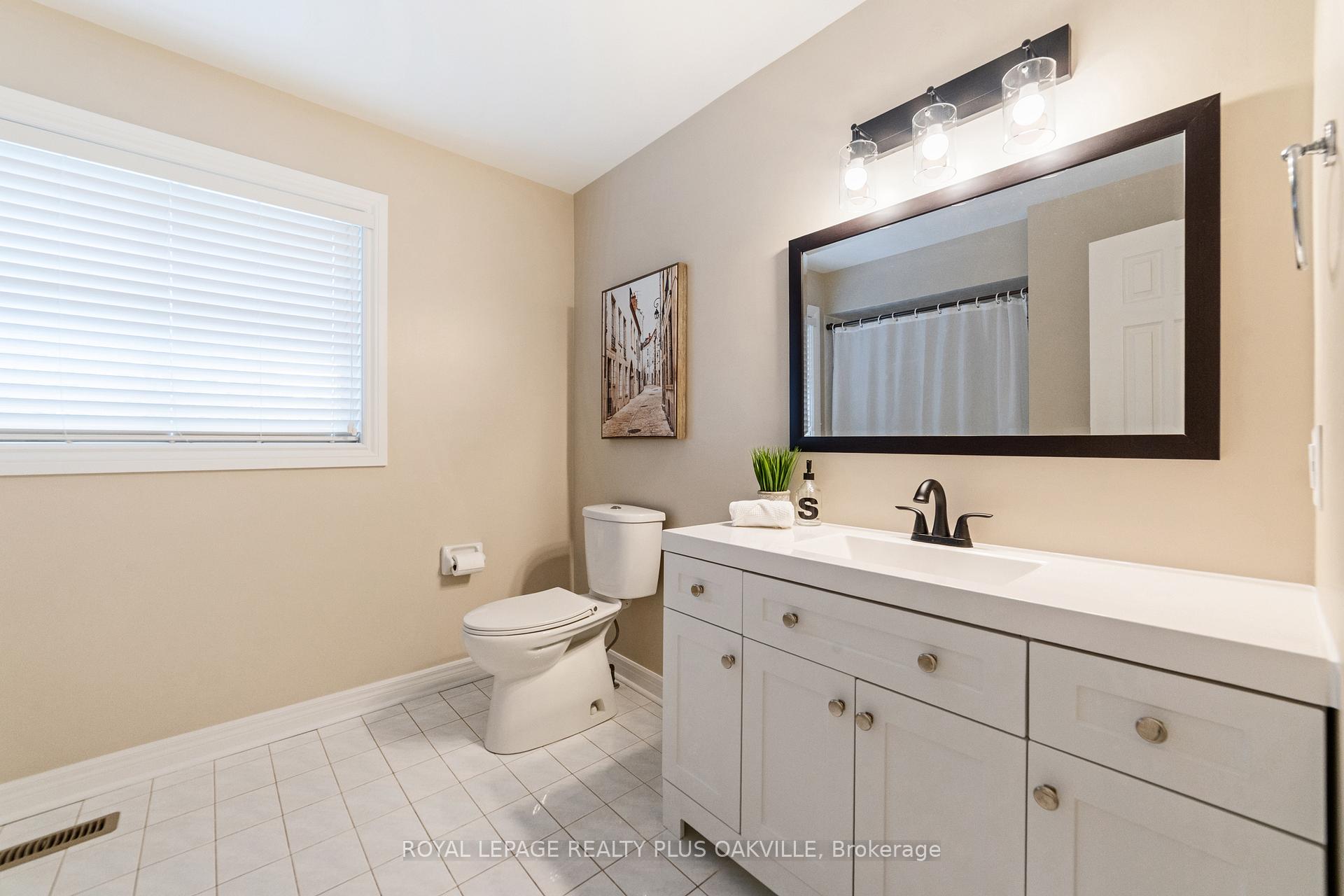 Photo 23 of 42 Fellowes Crescent, Hamilton, Waterdown — HOMEH