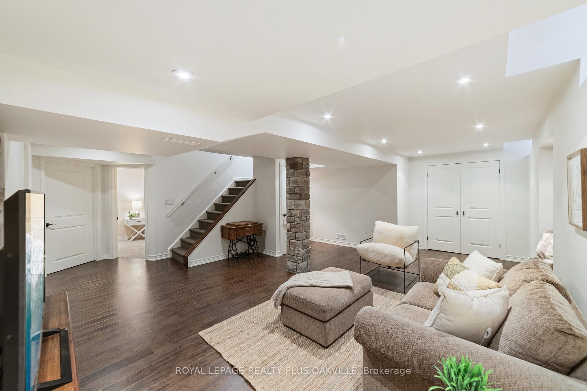 Photo 31 of 42 Fellowes Crescent, Hamilton, Waterdown — HOMEH