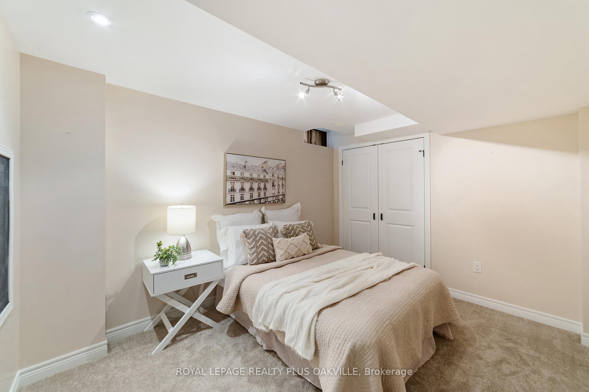 Photo 33 of 42 Fellowes Crescent, Hamilton, Waterdown — HOMEH